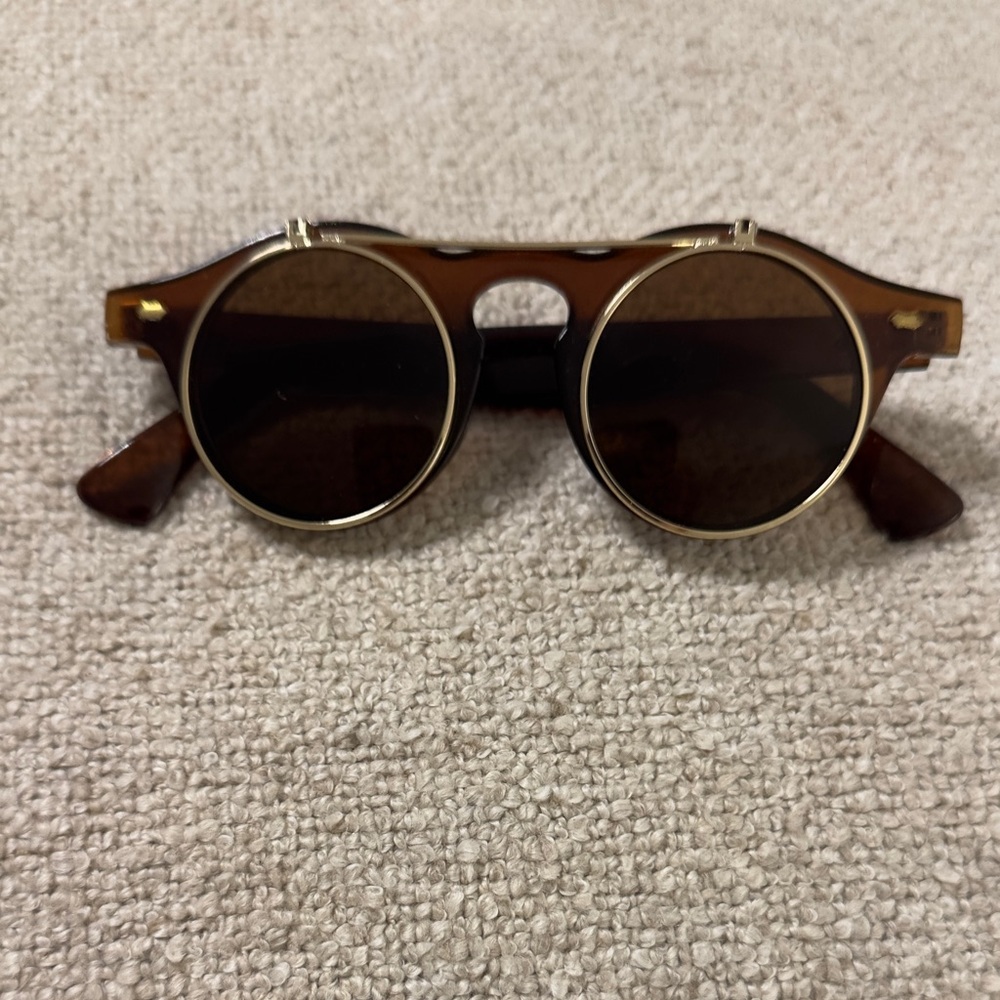 UNISEX Stylish Round Sunglasses with Gold Accents - Picture 11 of 11